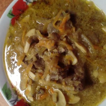 Печень говяжья тушеная с грибами