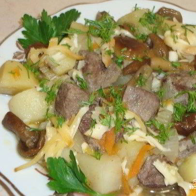 Печень говяжья тушеная