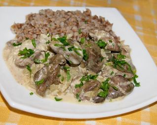 Печень индейки с луком