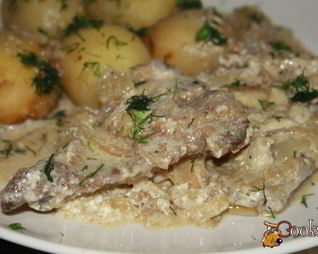 Печень Нежность в сметанно-луковом соусе