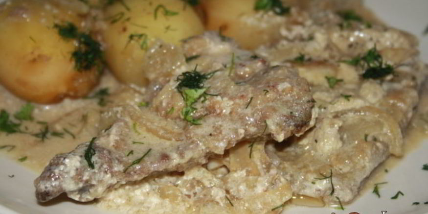 Рецепт печени нежность в сметанно-луковом соусе