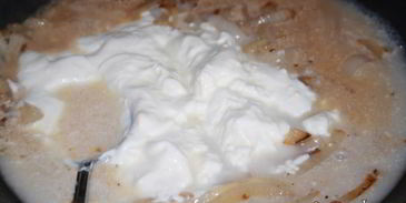 печень нежность в сметанно-луковом соусе