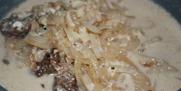 печень нежность в сметанно-луковом соусе