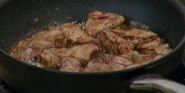 телячья печень в винном соусе с шалфеем