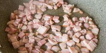 жареная утиная печень с грибами