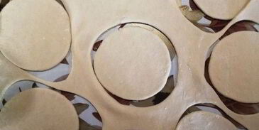 хинкали с бараниной и индейкой на пару