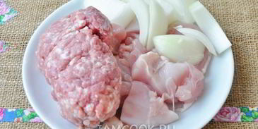 пельмени с куриной грудкой и свиным фаршем