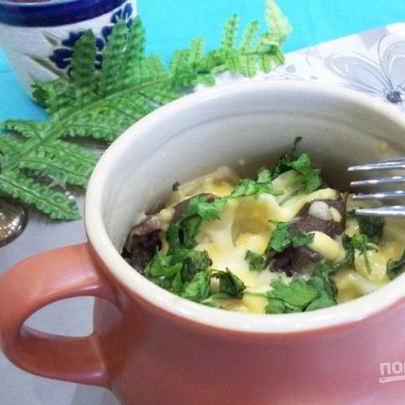 Пельмени с вешенками в горшочках в микроволновке