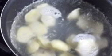 пельмени с вешенками в горшочках в микроволновке