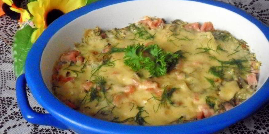 Рецепт пельменей, запеченных в сметане с ветчиной и сыром