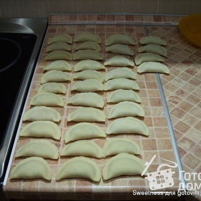 Универсальное тесто для вареников, пельменей, поз, чебуреков