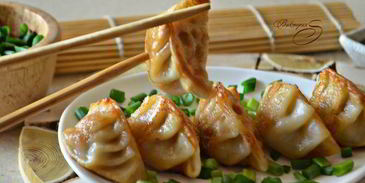 японские жареные пельмени гедза