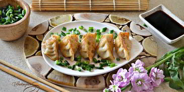 японские жареные пельмени гедза