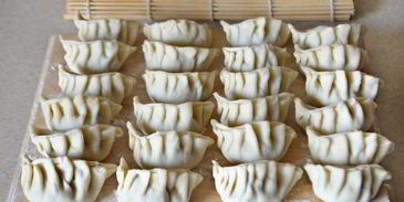 японские жареные пельмени гедза