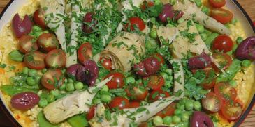 паэлья с артишоками, горохом и сладким перцем