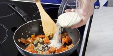 паэлья с курицей и морепродуктами