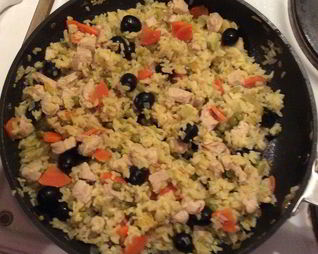 Паэлья с курицей и овощами