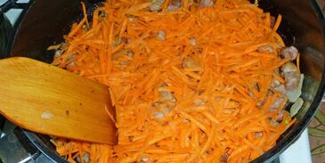 плов на сковороде со свининой