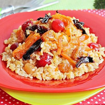 Плов с черносливом и изюмом