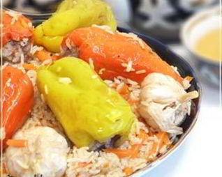 Плов с фаршированным болгарским перцем