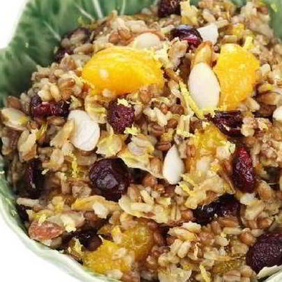 Плов с фруктами и орехами