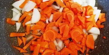 разобранный плов с бараниной