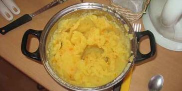 подливка из фарша с картофельно-морковным пюре