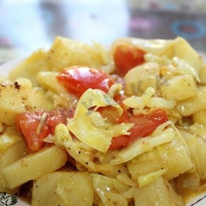 Бандгобхи алу сабджи — индийское рагу из картофеля и капусты