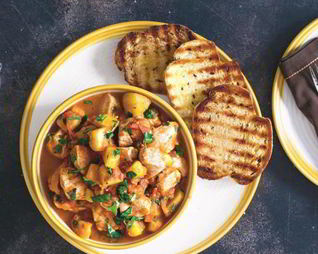 Испанское рагу с курицей и картошкой