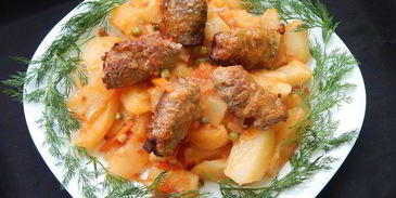 мясные рулетики с овощным рагу