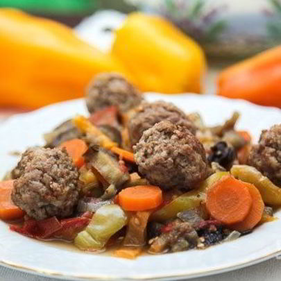 Овощное рагу с фрикадельками