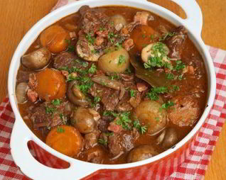 Рагу с овощами, мясом и грибами