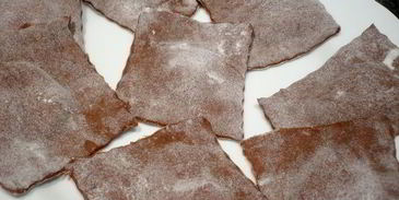 шоколадные равиоли с вишневым рагу