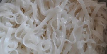 рисовая лапша с креветками и овощами