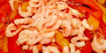 рисовая лапша с креветками и овощами