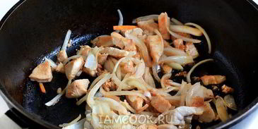 рисовая лапша с курицей и морковью