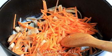 рисовая лапша с курицей и морковью