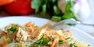 рисовая лапша с курицей и морковью