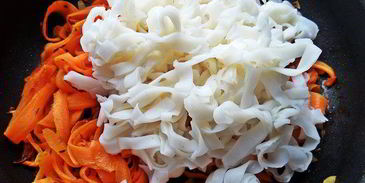 рисовая лапша с овощами