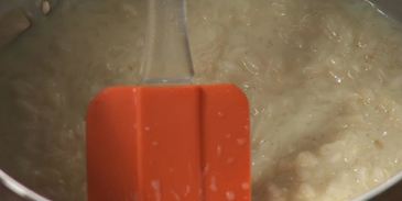 десертное ризотто с ягодами, ванилью и авокадо