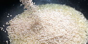 ризотто с гребешками и креветками