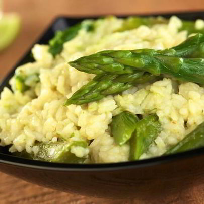 Ризотто со свежим тунцом и спаржей