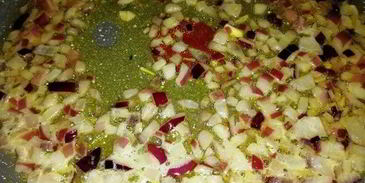 розовое ризотто с белыми грибами