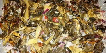 розовое ризотто с белыми грибами