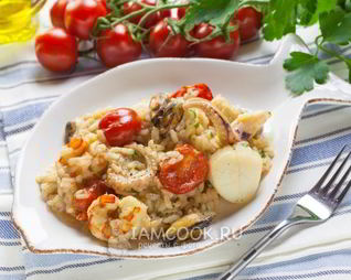 Томатное ризотто с морепродуктами