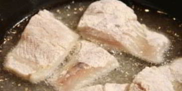 филе судака под соусом