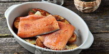 форель с картошкой в духовке