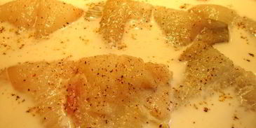 камбала запеченная с тальятелле под молочным соусом