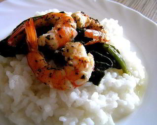 Королевские креветки с базиликом и шпинатом