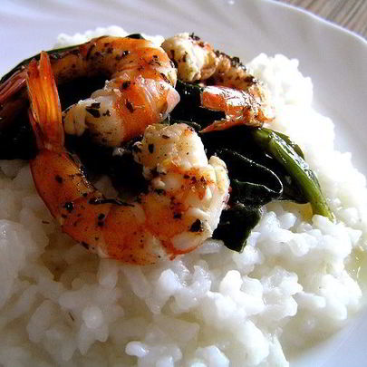 Королевские креветки с базиликом и шпинатом